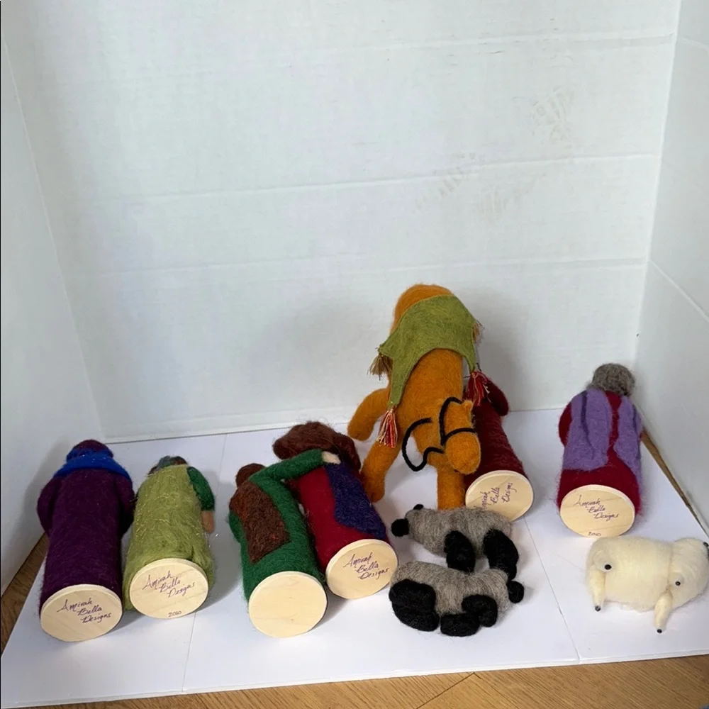 Handcrafted Felt Nativity Set - Picture 16 of 16